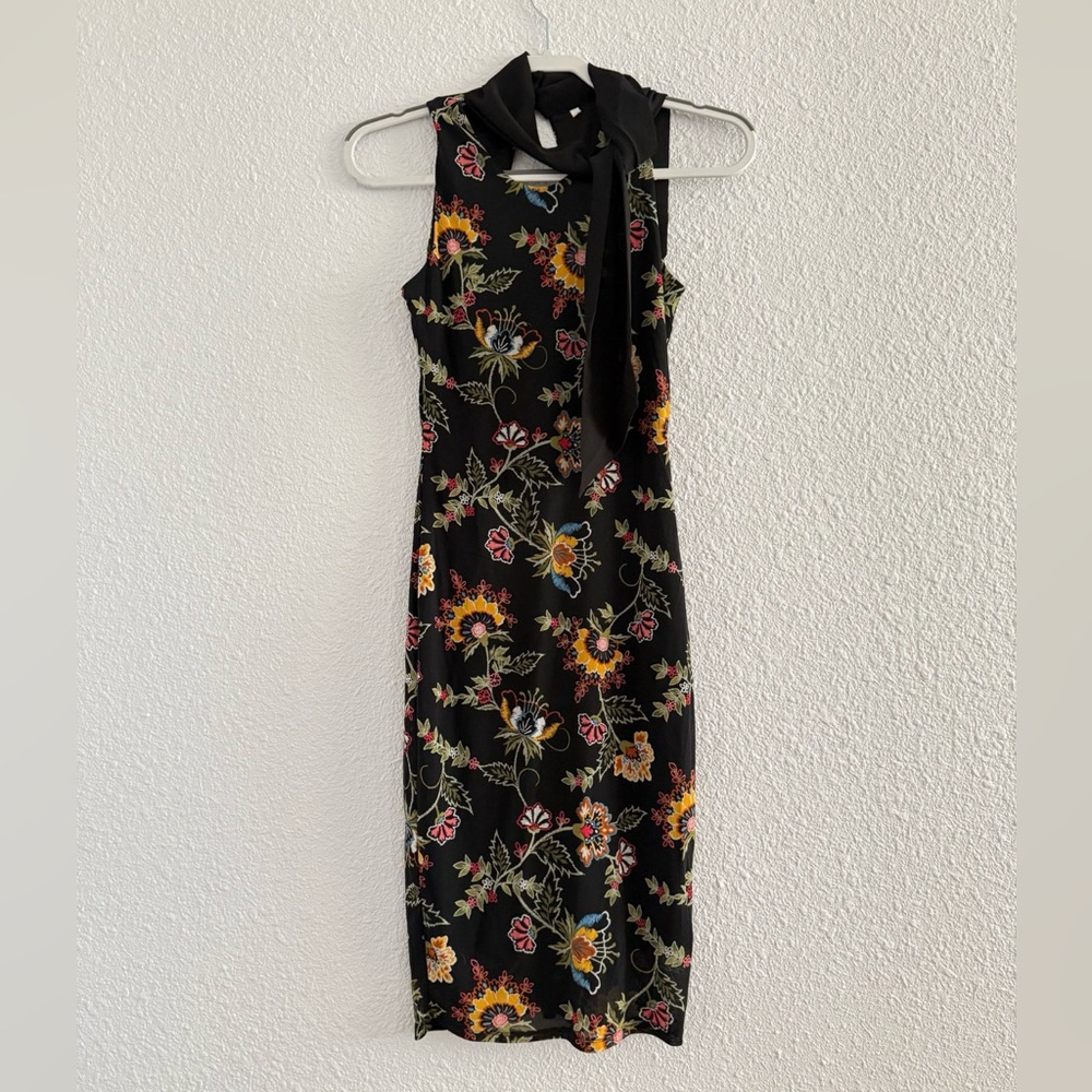 Unbranded French Inspired Knee Length Dress w/ Neck Tie